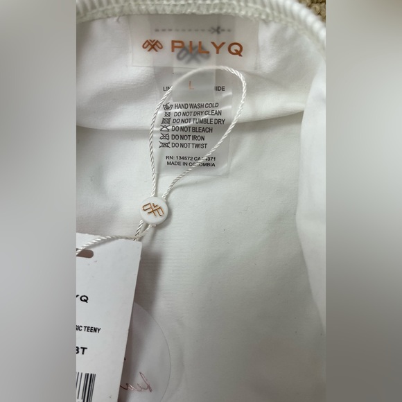 PilyQ White Pearl Ribbed Basic bikini bottom NWT - Picture 6 of 7